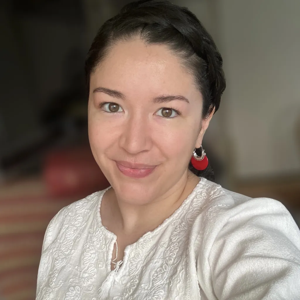 Lauren Galvan Headshot 2025