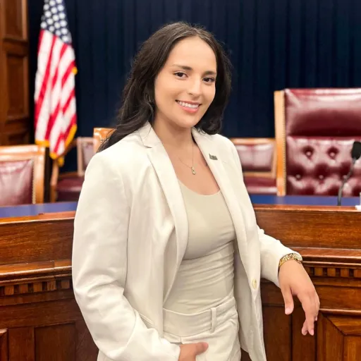 Isabel R